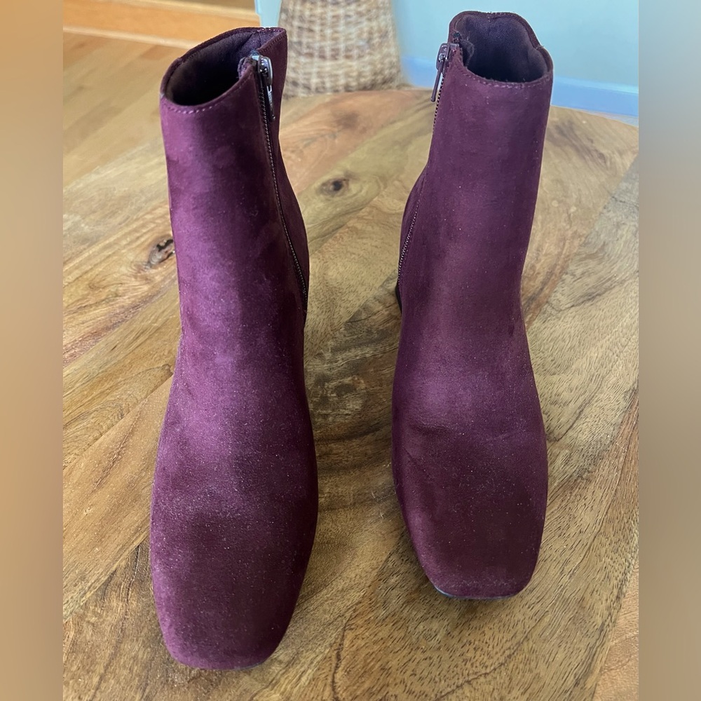 Old Navy faux suede square toe boot
Wine color, never worn, new without tag
